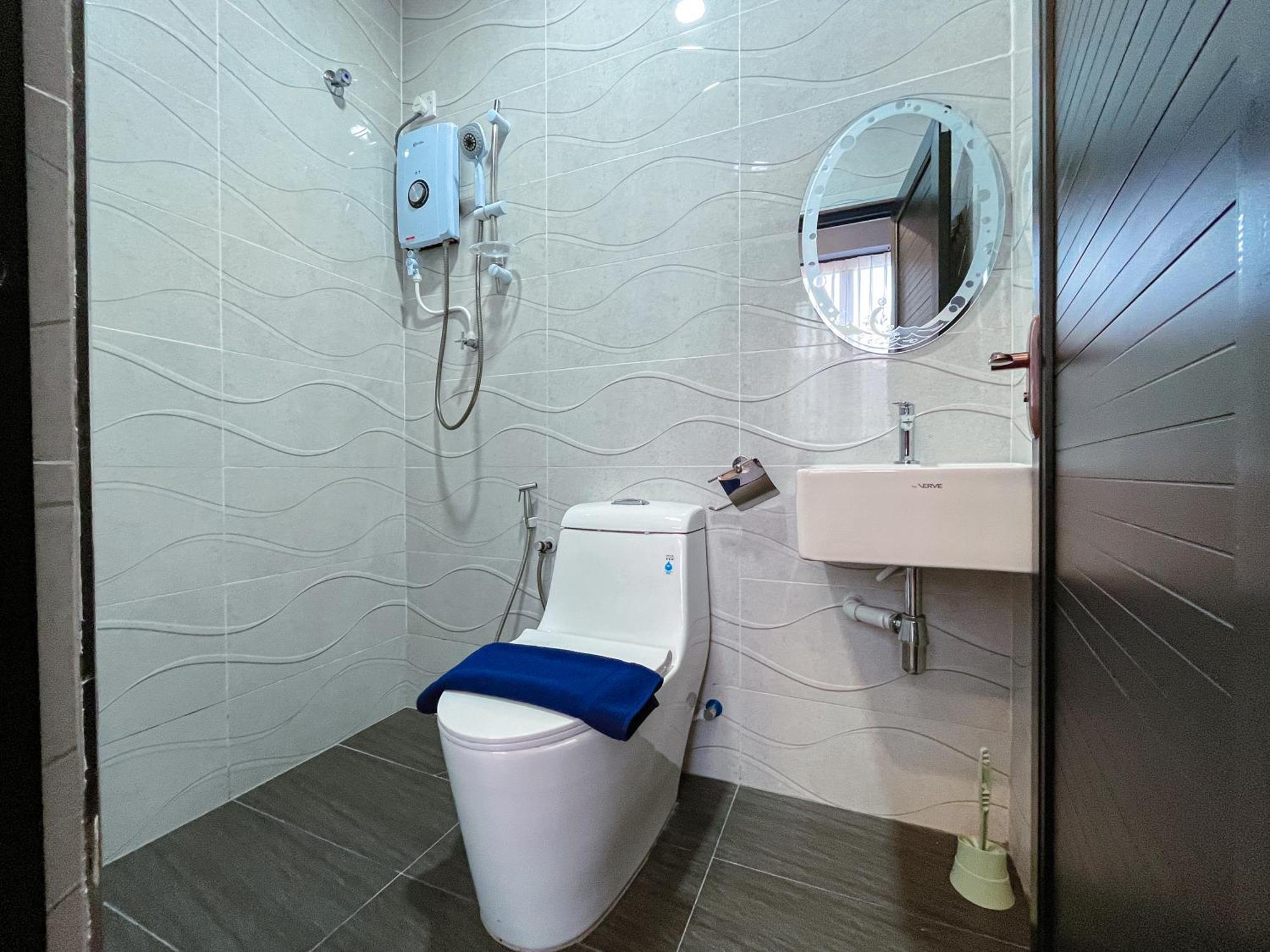Hotel Lavie At Centrum Бринчанг Екстер'єр фото